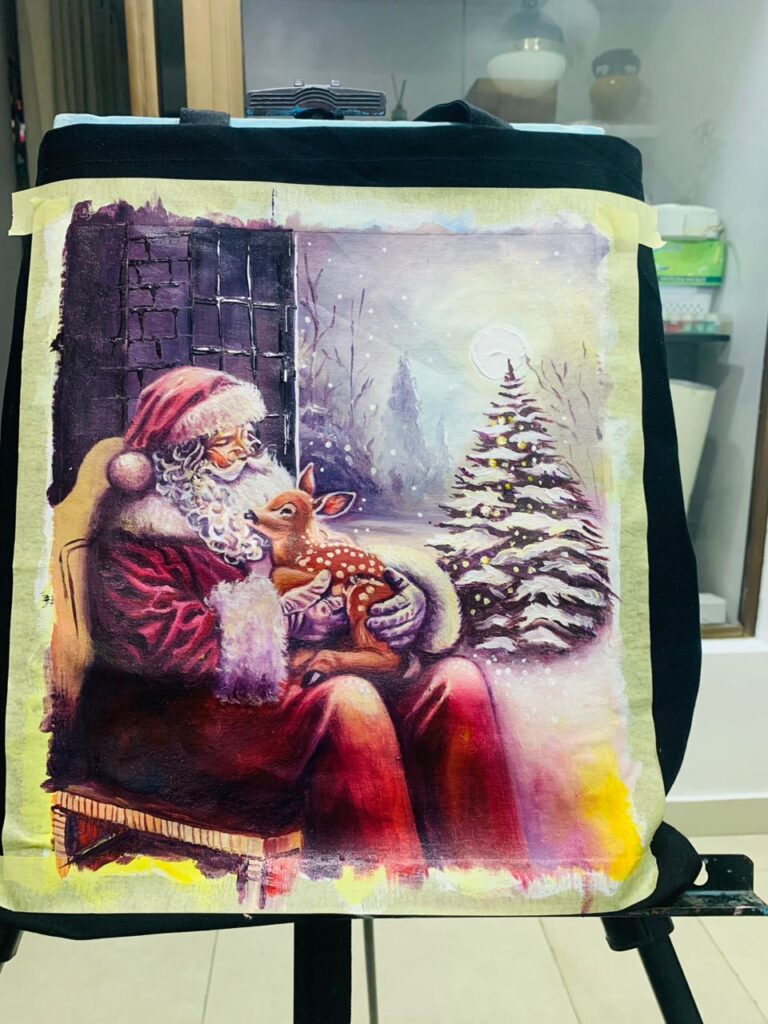 paint a Christmas tote at Alali VI
