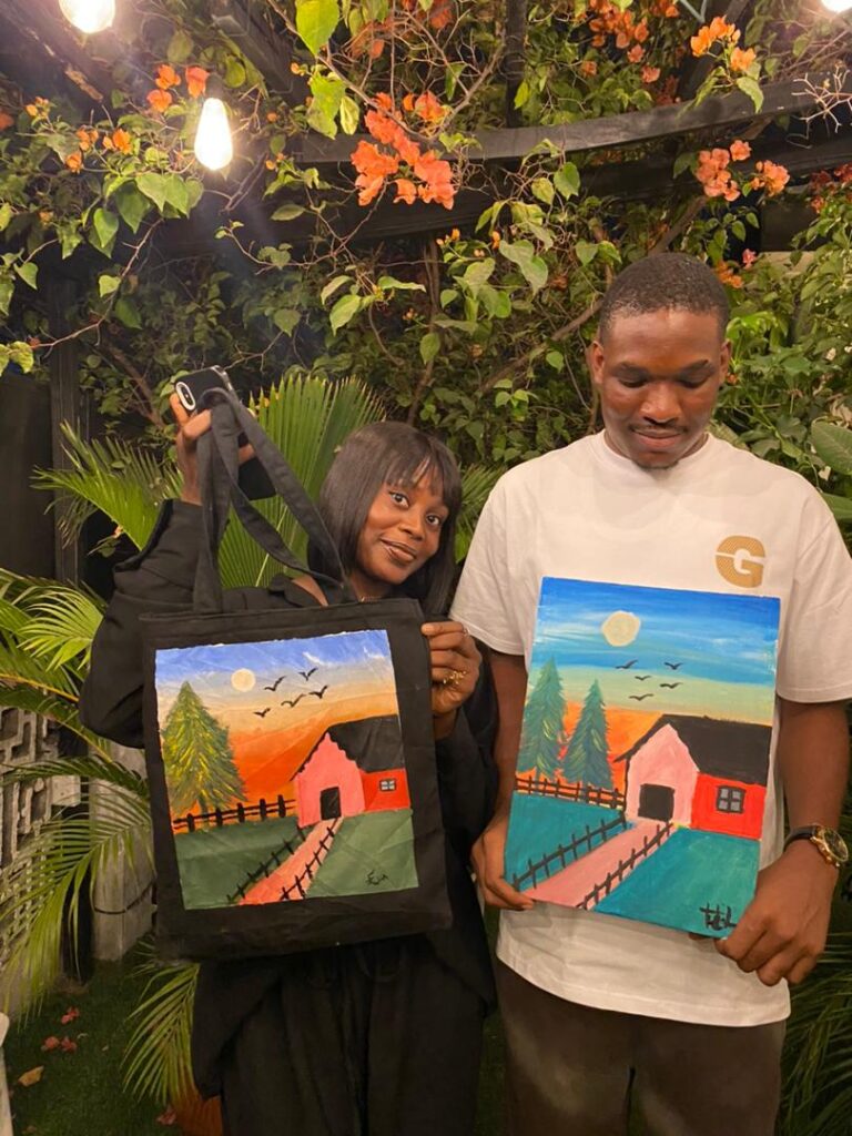 tote bag or canvas you choose what to paint at Alali